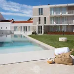 Designer With Pool By Lovelystay דירה ליסבון