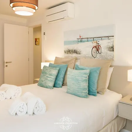 Designer With Pool By Lovelystay Appartement